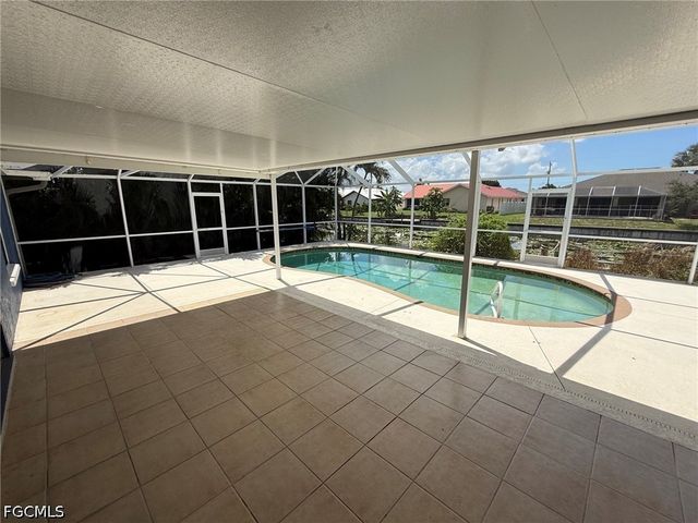 210 SE 1st TER, Cape Coral, FL 33990