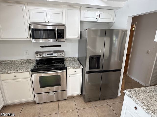 210 SE 1st TER, Cape Coral, FL 33990