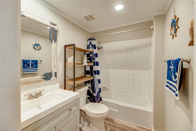 221 Crestmont Street, Point Blank, TX 77364