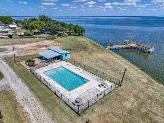 221 Crestmont Street, Point Blank, TX 77364