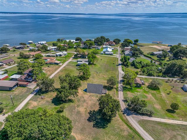 221 Crestmont Street, Point Blank, TX 77364