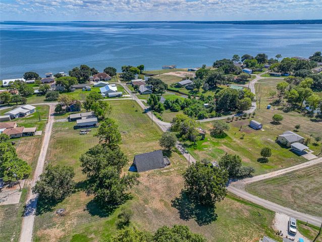 221 Crestmont Street, Point Blank, TX 77364