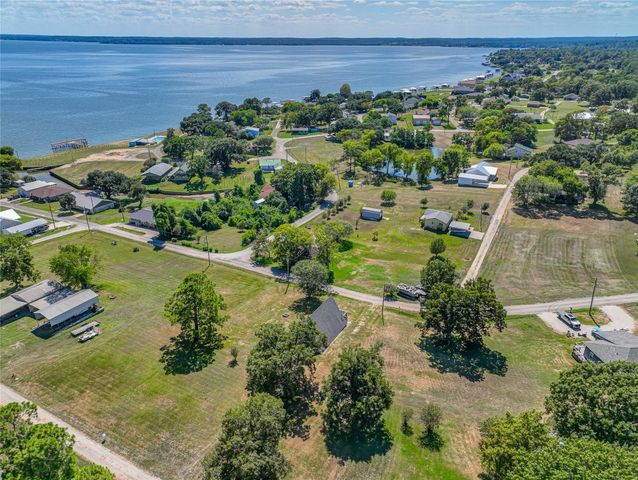 221 Crestmont Street, Point Blank, TX 77364