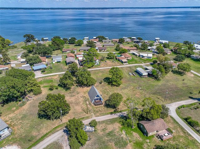 221 Crestmont Street, Point Blank, TX 77364