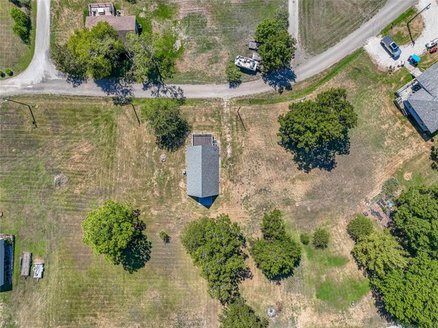 221 Crestmont Street, Point Blank, TX 77364