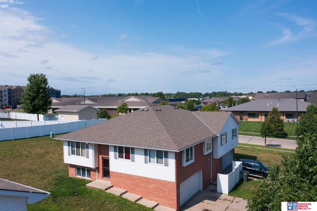 8605 Delphinium Lane, Lincoln, NE 68505