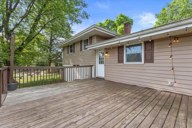 612 Lee COURT, Waukesha, WI 53186