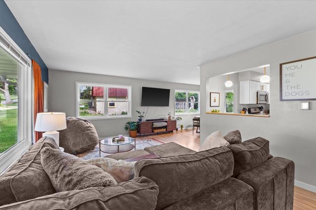 612 Lee COURT, Waukesha, WI 53186