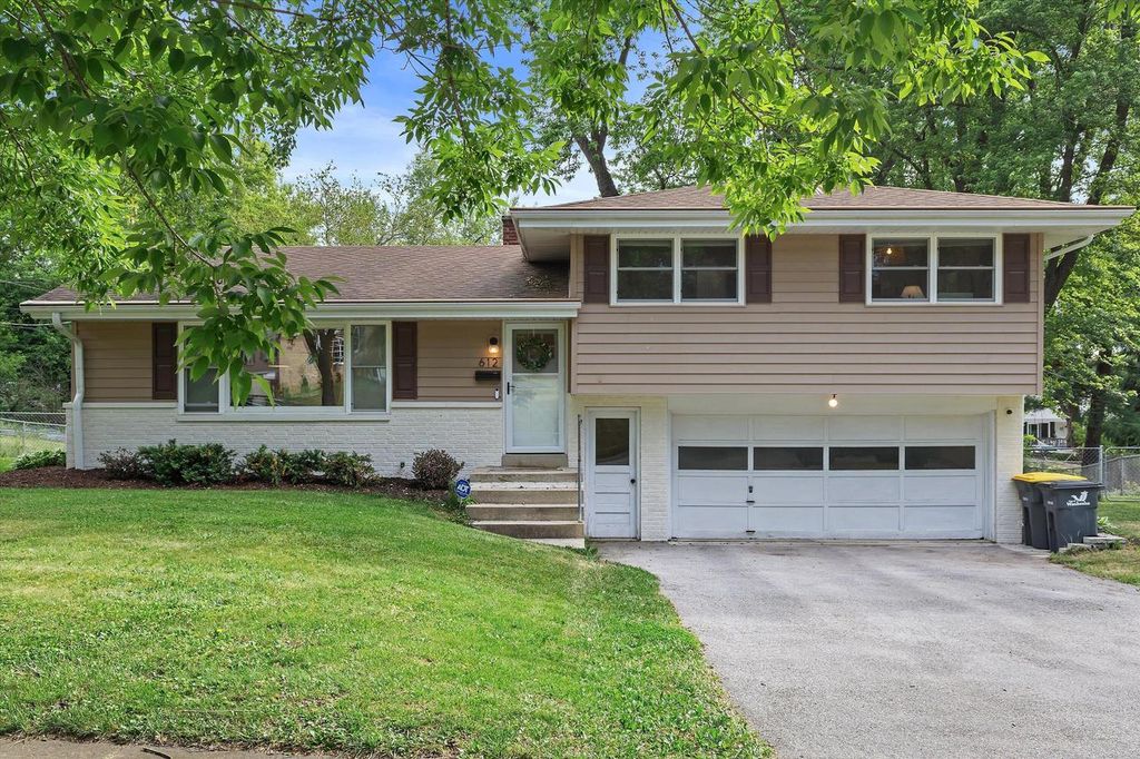 612 Lee COURT, Waukesha, WI 53186