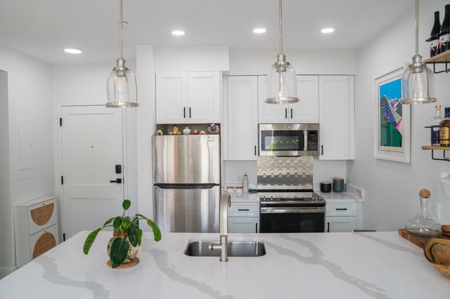 64 Alpine St 103, Boston, MA 02119