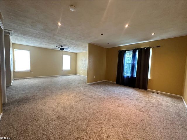 4447 Rivermill CT, Portsmouth, VA 23703