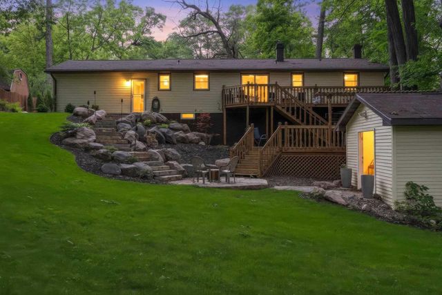 2565 HAZELWOOD LANE, Green Bay, WI 54304