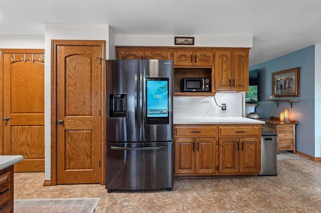 2565 HAZELWOOD LANE, Green Bay, WI 54304