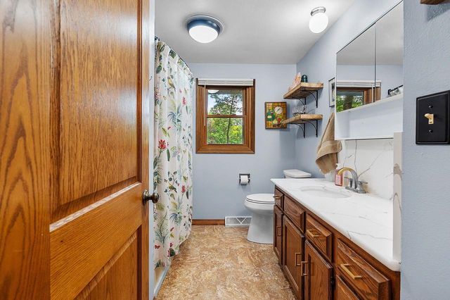 2565 HAZELWOOD LANE, Green Bay, WI 54304