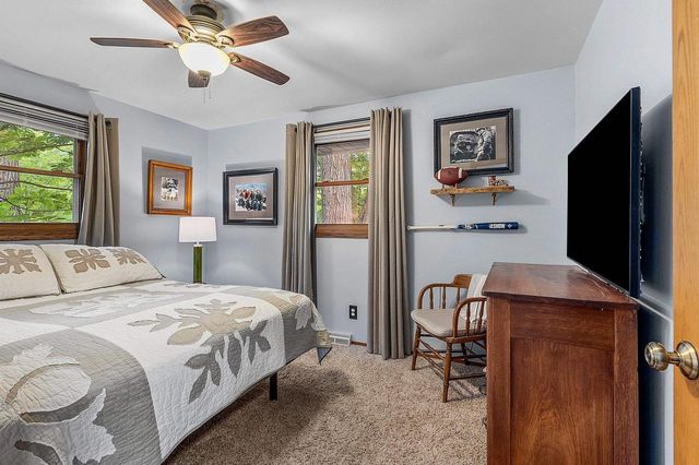 2565 HAZELWOOD LANE, Green Bay, WI 54304