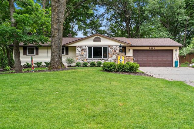 2565 HAZELWOOD LANE, Green Bay, WI 54304