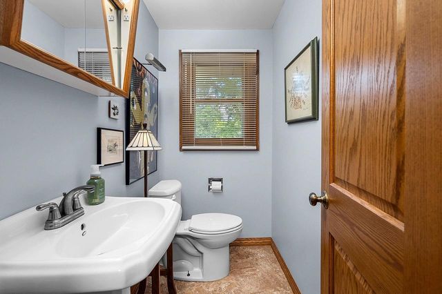 2565 HAZELWOOD LANE, Green Bay, WI 54304