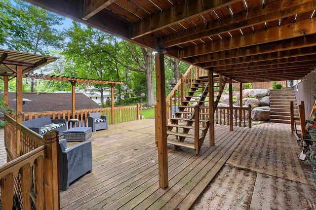 2565 HAZELWOOD LANE, Green Bay, WI 54304