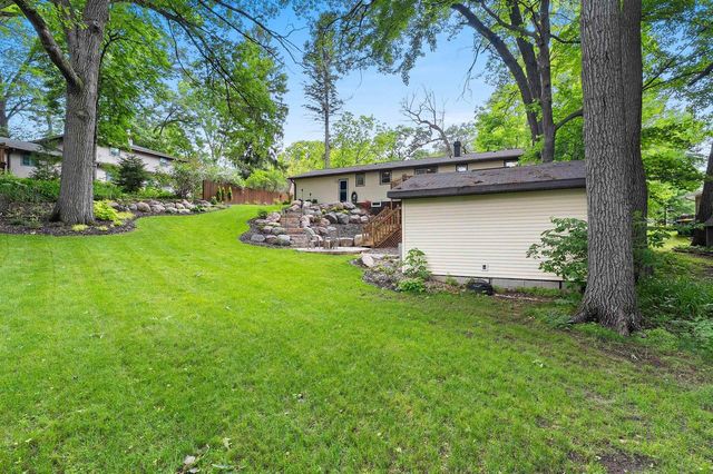 2565 HAZELWOOD LANE, Green Bay, WI 54304