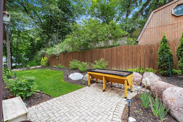 2565 HAZELWOOD LANE, Green Bay, WI 54304