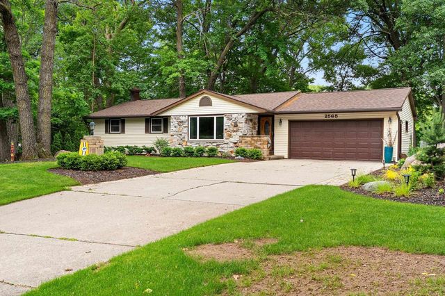 2565 HAZELWOOD LANE, Green Bay, WI 54304
