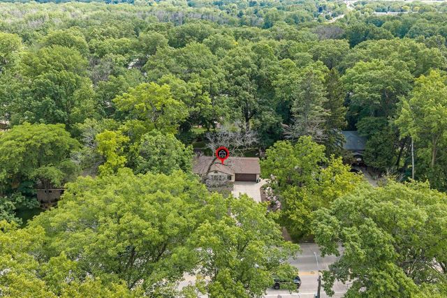 2565 HAZELWOOD LANE, Green Bay, WI 54304