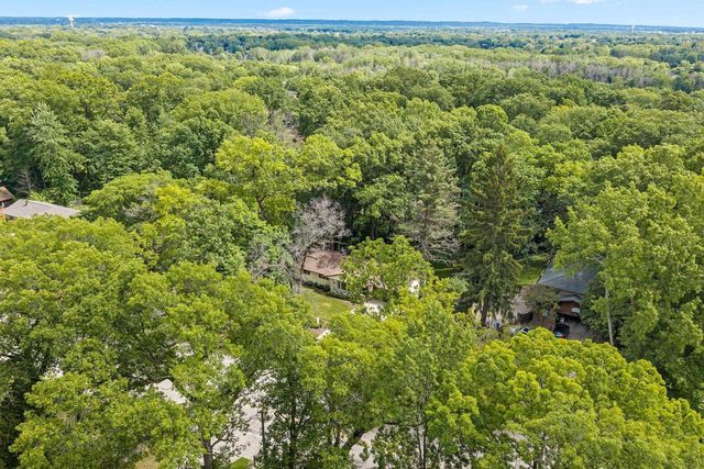 2565 HAZELWOOD LANE, Green Bay, WI 54304
