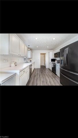 402 Sterling Ridge Drive, Archdale, NC 27263