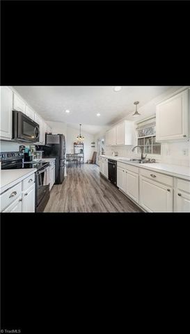 402 Sterling Ridge Drive, Archdale, NC 27263