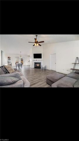 402 Sterling Ridge Drive, Archdale, NC 27263