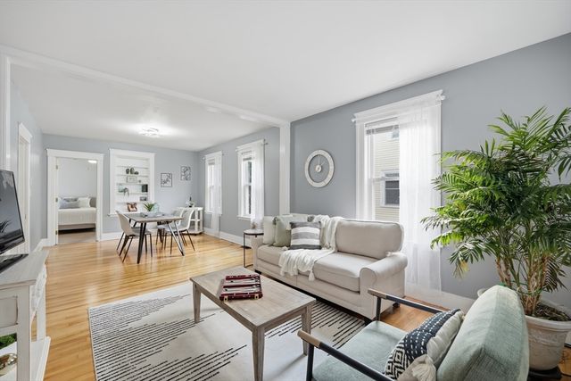 134 Whitmarsh Ave, Worcester, MA 01606