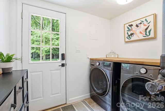 824 Riverwood Road, Charlotte, NC 28270