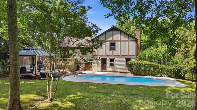 824 Riverwood Road, Charlotte, NC 28270