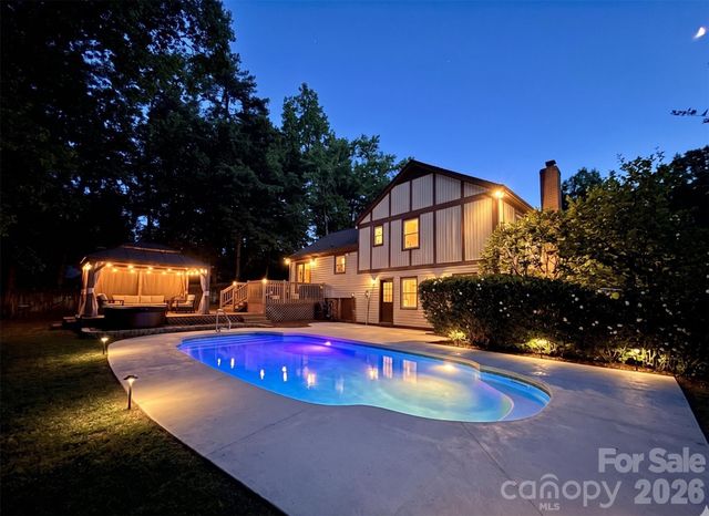 824 Riverwood Road, Charlotte, NC 28270