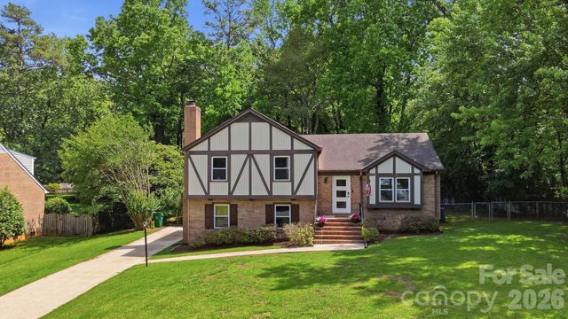 824 Riverwood Road, Charlotte, NC 28270