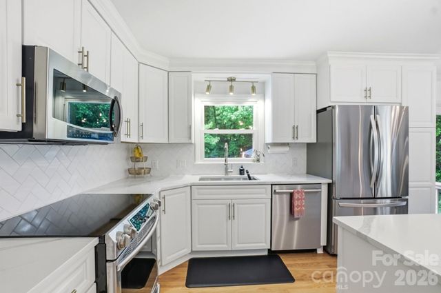824 Riverwood Road, Charlotte, NC 28270