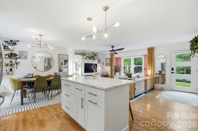 824 Riverwood Road, Charlotte, NC 28270