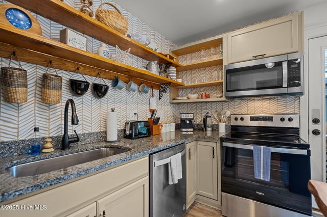 1001 N 7th Street, Wilmington, NC 28401