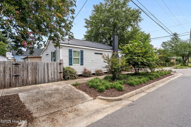 1001 N 7th Street, Wilmington, NC 28401