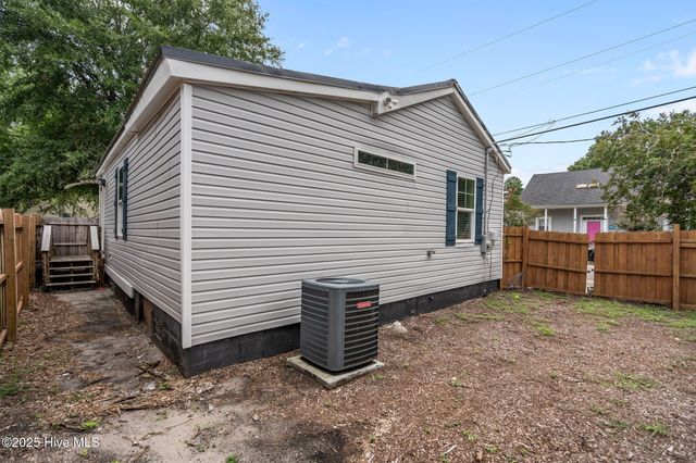 1001 N 7th Street, Wilmington, NC 28401