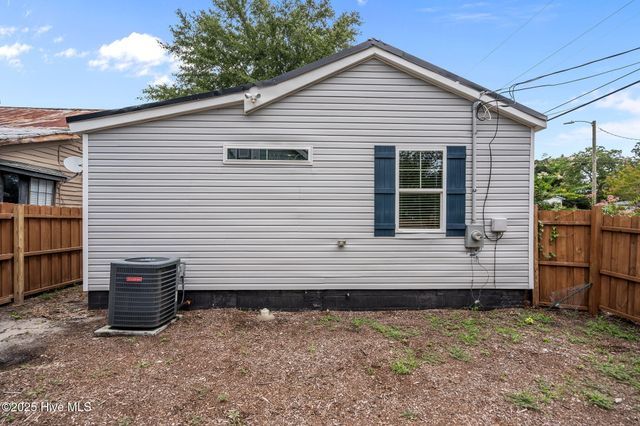 1001 N 7th Street, Wilmington, NC 28401