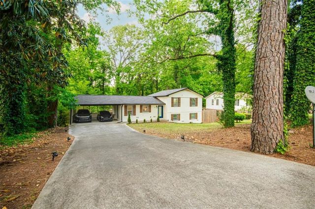 1953 Copperfield Circle, Decatur, GA 30035