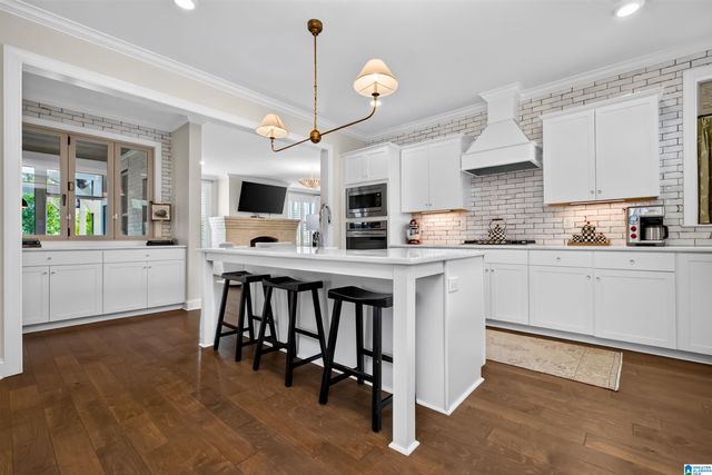 875 VESTLAKE RIDGE DRIVE, Vestavia Hills, AL 35242
