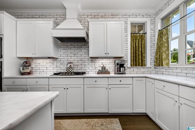 875 VESTLAKE RIDGE DRIVE, Vestavia Hills, AL 35242