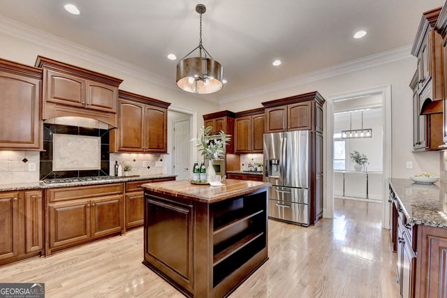 420 Lafayette Close, Roswell, GA 30075