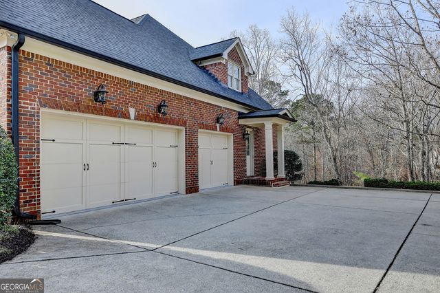 420 Lafayette Close, Roswell, GA 30075