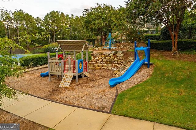 420 Lafayette Close, Roswell, GA 30075