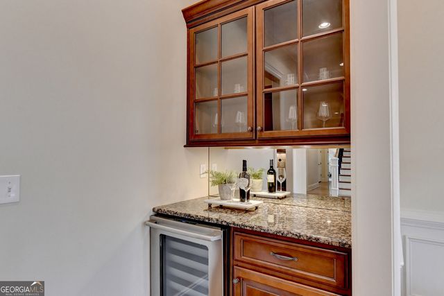 420 Lafayette Close, Roswell, GA 30075