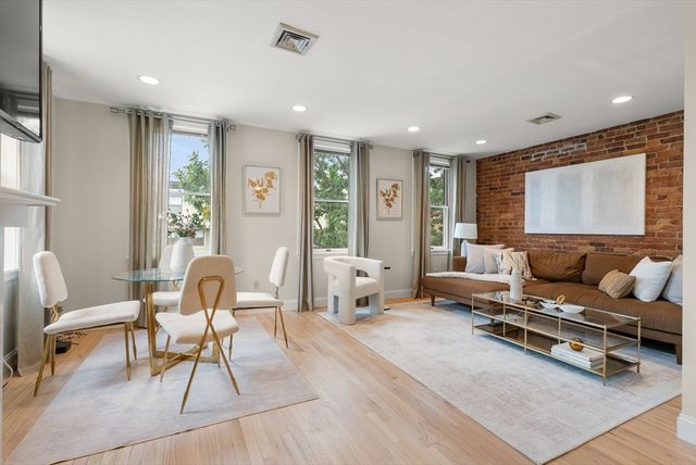 253-255 Main St. 2, Boston, MA 02129