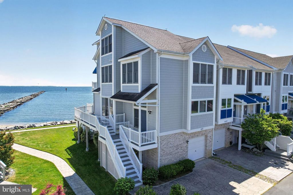 Image 1 of property listing at 8071 WINDWARD KEY DR, Chesapeake Beach, MD 20732